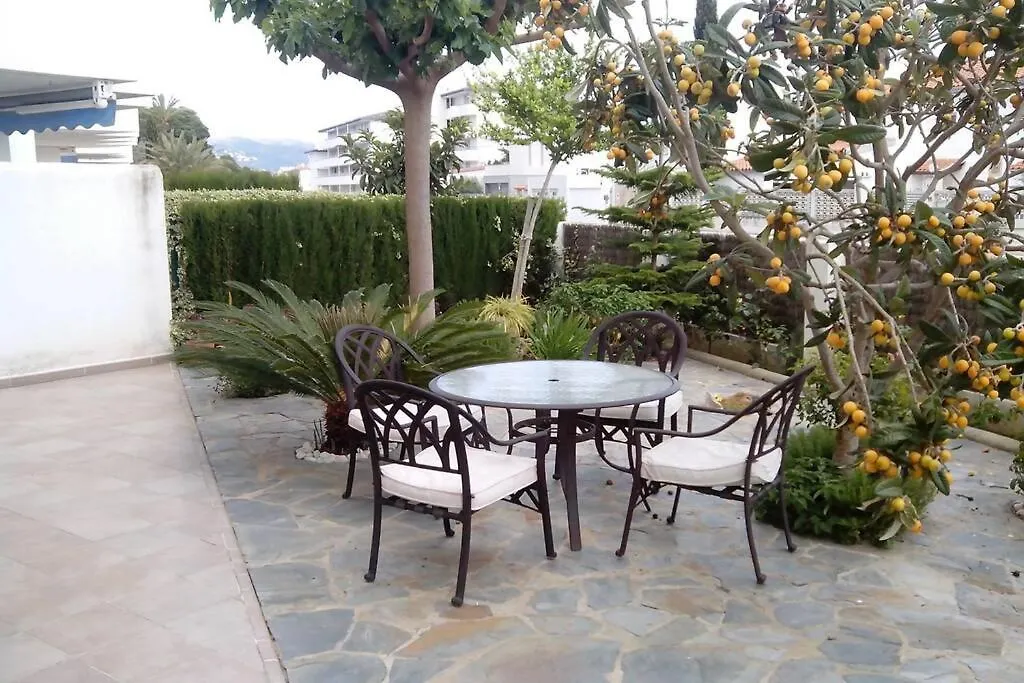 Bonito Apartamento De 3 Hab. Con Jardin Roses