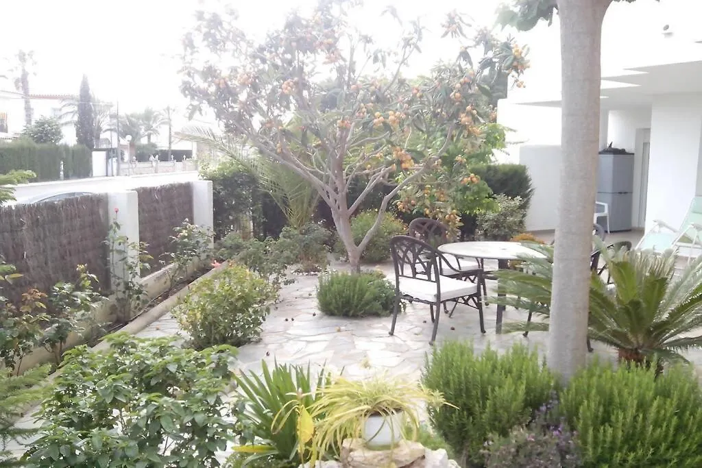 Bonito Apartamento De 3 Hab. Con Jardin Roses
